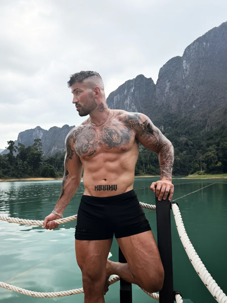 Maximo Garcia, actor porno y autor de La Casa de Maximo
